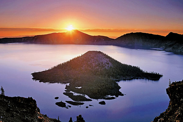 crater-lake-national-park-sunset