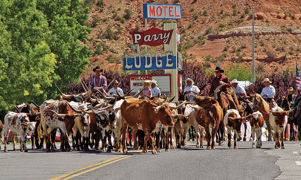 TWT_Lead_Western-Legends-Cattle-Drive-parade_scaled