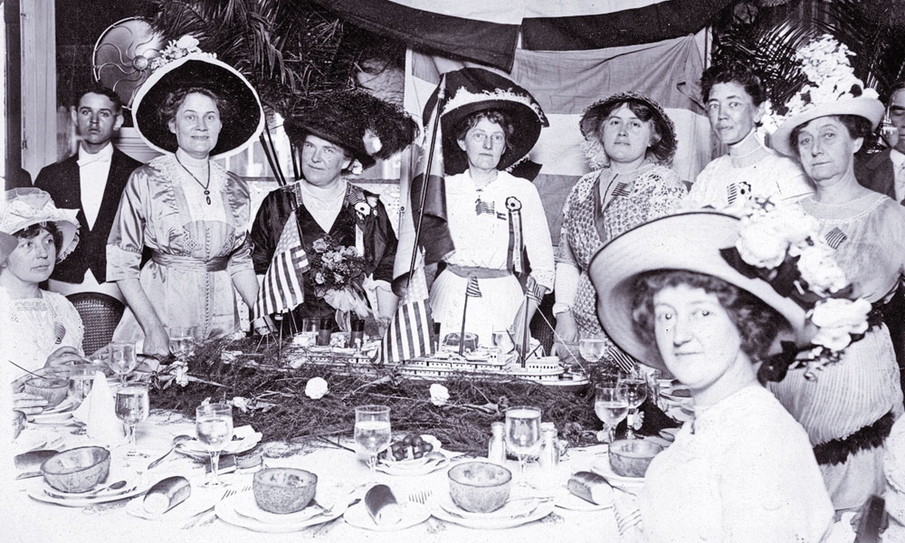 FF_LEAD_Ladies-enjoying-an-elegant-meal,-circa-1910,-in-Denver,-Colorado-(photo-donated-to-the-Brown-Palace)_scaled